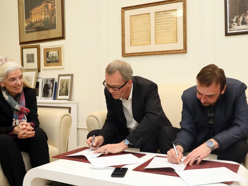 Kooperationsvertrag Deutsche Oper am Rhein | © Deutsche Oper am Rhein, Unterzeichnung des Kooperationsvertrages