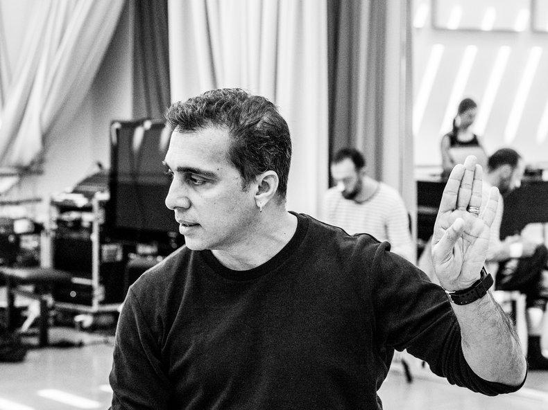 © Sakher Almonem: Ashley Lobo bei der Probe