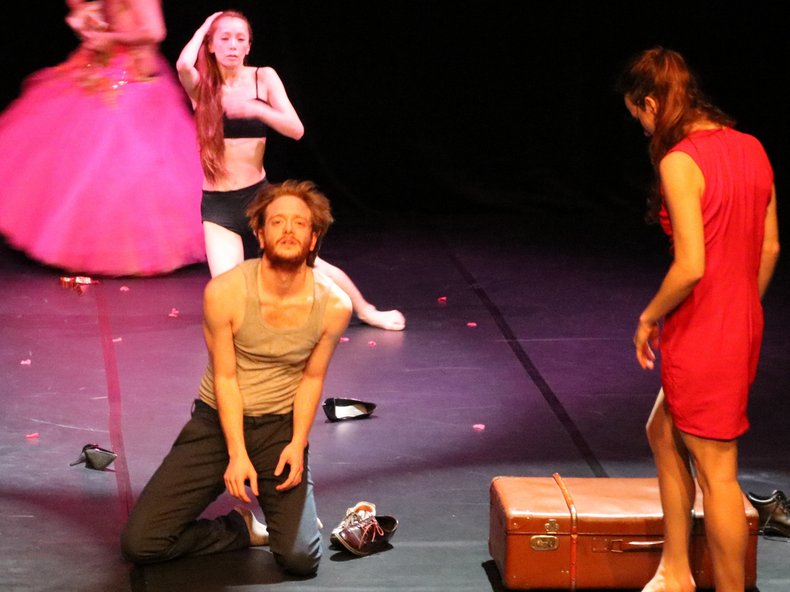 © © Posterino Dance Company